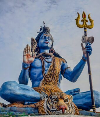 शिवरात्रि के लिए काशीपुर में मांस की दुकानें 11-15 फरवरी तक बंद; उत्तराखंड प्रतिबंध majestic shiva statue in pokhara nepal